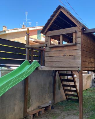 Casa con scivolo