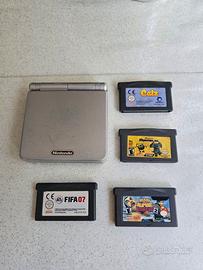 game boy advance SP con giochi