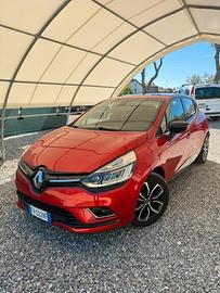 Renault Clio TCe 12V 90 CV 5 porte Moschino Intens