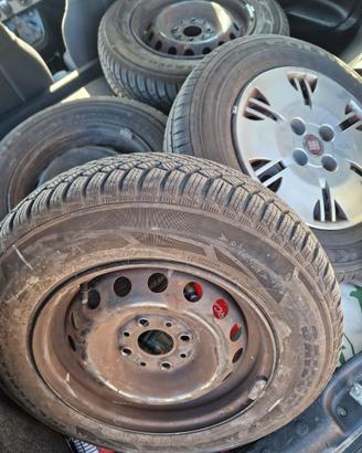 Gomme con cerchioni Panda 2009