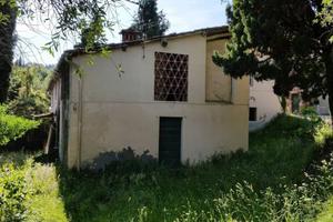 Rustico / Casale di 320 m² con più di 5 locali a L