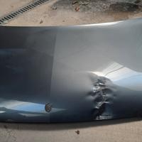 Cofano Mercedes Classe V W447 danneggiato