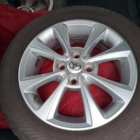 Cerchi in lega Toyota 15"