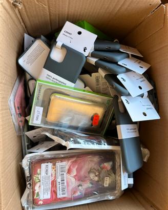 Cover cellulari di tutti i tipi e nuove.