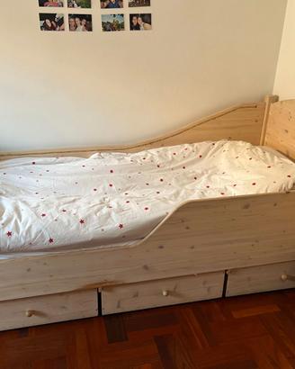Letto di legno per bambini + comodino e materasso