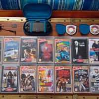 PSP (inclusi 15 giochi,memory card 4GB e custodia)
