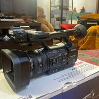 video camera Sony. HXR-NX5R