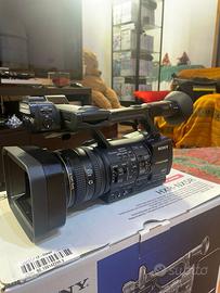 video camera Sony. HXR-NX5R