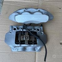 Pinze Brembo anteriori a 4 pompanti