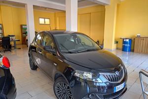 Lancia Ypsilon 1.0 FireFly 5 porte S&S Hybrid Gold