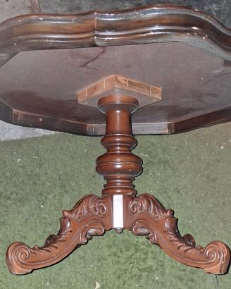 Tavolo di legno