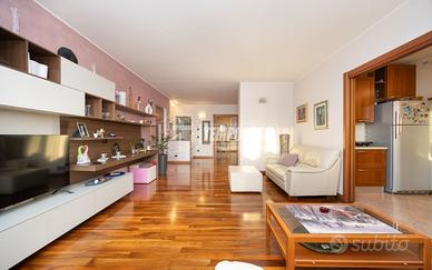 5 LOCALI SU UNICO LIVELLO CON GIARDINO PRIVATO A D