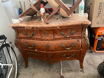 Comò antico trittico