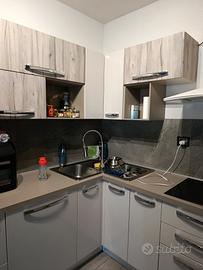cucina angolare completa di elettrodomestici 