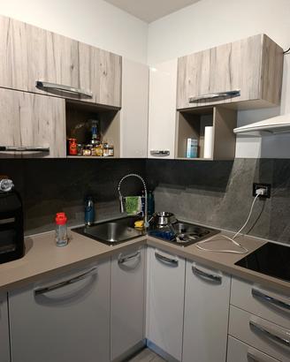 cucina angolare completa di elettrodomestici 