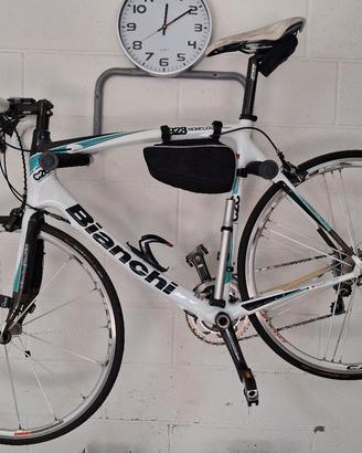 Bici da corsa Bianchi in carbonio