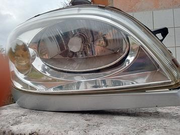 Faro anteriore destro per Citroen Saxo