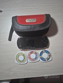 Console PSP 2004 con Custodia e 3 giochi