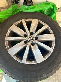 Cerchi in lega e gomme termiche  Volkswagen audi