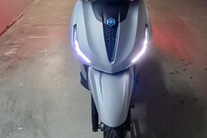 Piaggio Beverly 300 S HPE