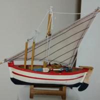 modellino di barca a vela di legno 