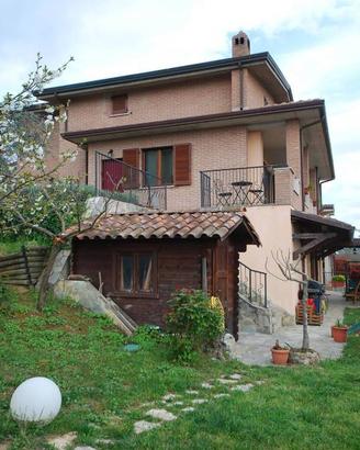 Villa di 260 m² con più di 5 locali e box auto dop