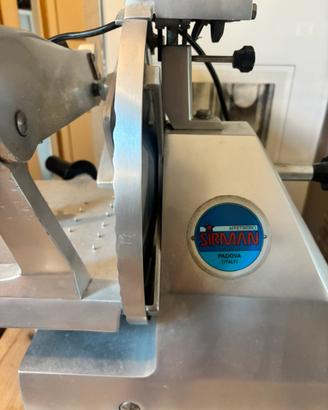 Affettatrice professionale Sirman