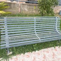 Panca in ferro da giardino