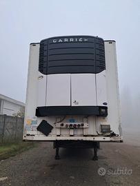 Semirimorchio Schmitz refrigerato con sponda