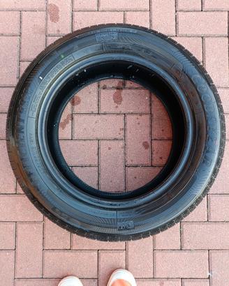 4 pneumatici Good Year Efficient Grip Performance 