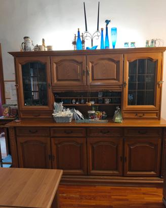 Vetrina in legno massiccio