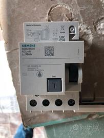 Blocco differenziale Siemens 5SM2343-0 4P 40A 30mA