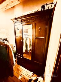 Armadio antico tirolese