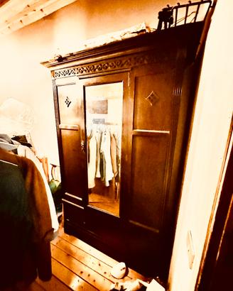 Armadio antico tirolese