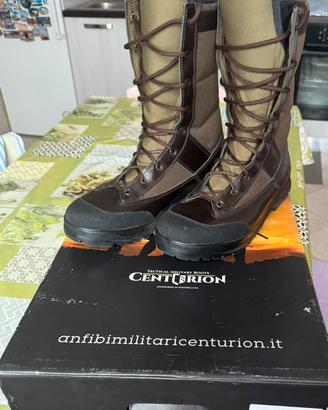 Anfibi militari alti marca Centurion taglia 45
