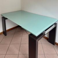 Elegante tavolo design Tonin Casa