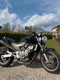 Honda hornet 600