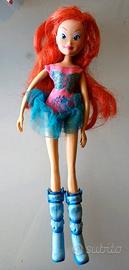 Winx Club Friends Forever Bloom bambola Rainbow