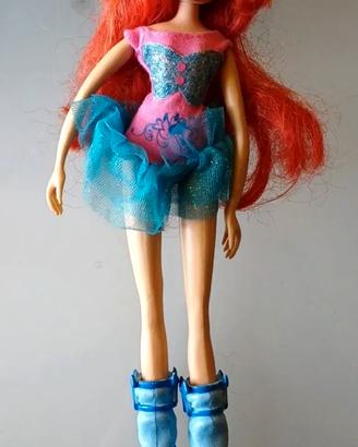 Winx Club Friends Forever Bloom bambola Rainbow