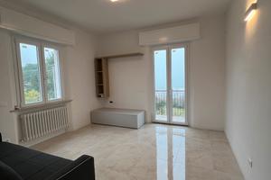 Elegante quadrilocale panoramico - ristrutturato