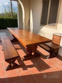 Tavolo e panche in legno di castagno