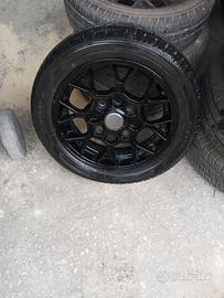 4 cerchi più 4 gomme