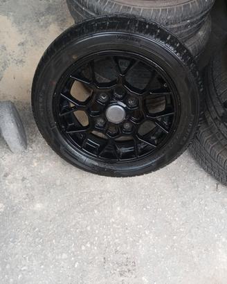 4 cerchi più 4 gomme