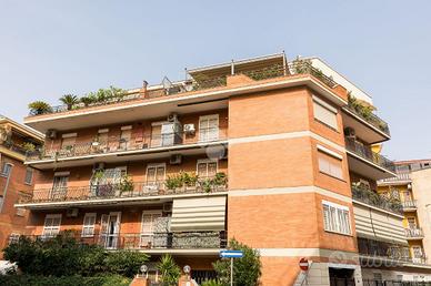 4 LOCALI A ROMA