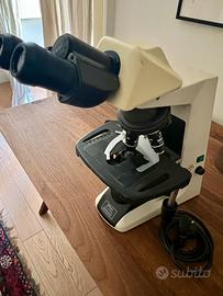 Microscopio Nikon
