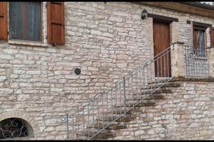 Appartamento indipendente arredato con giardino