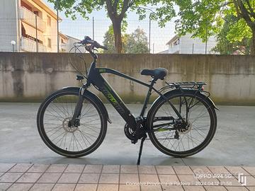 Bicicletta pedalata assistita