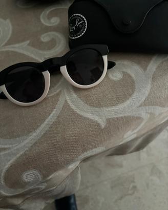 2 paia di occhiali guess e vans
