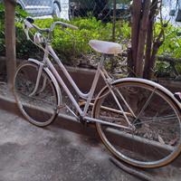 Bicicletta Bianchi da passeggio tipo olandese