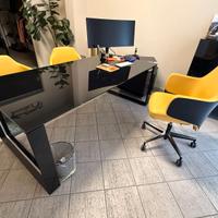 Scrivania in vetro nero + cassettiera nero lucido